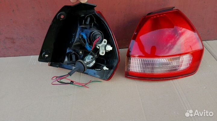 Стоп сигнал ниссан вингроуд Y-11 правый / левый