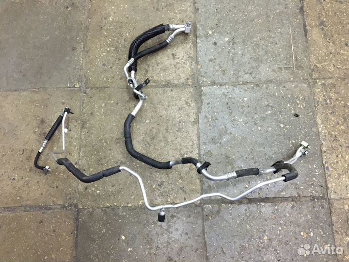 Трубка кондиционера 3.0L Cadillac SRX II 09-16