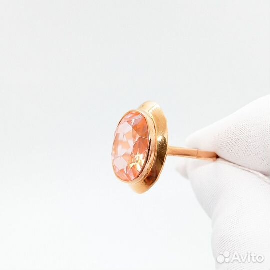 Золотое кольцо с камнем 18р