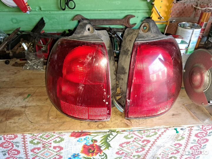 Задний фонарь dodge caravan
