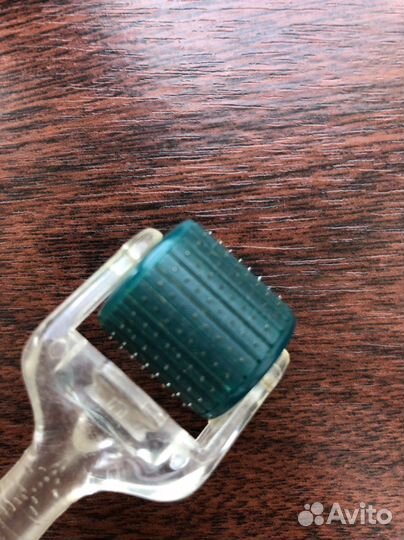 Ролик с иголочками