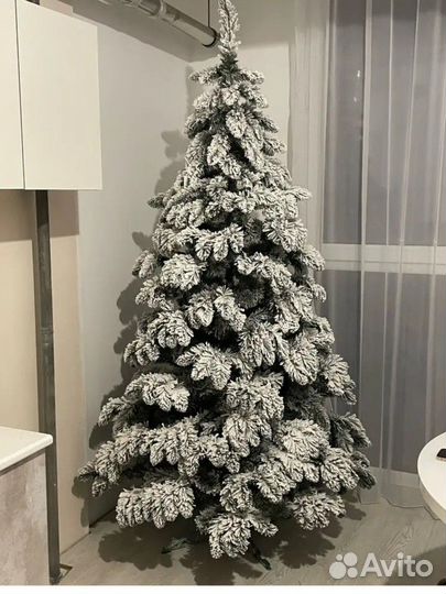 Ель искуственная заснеженная