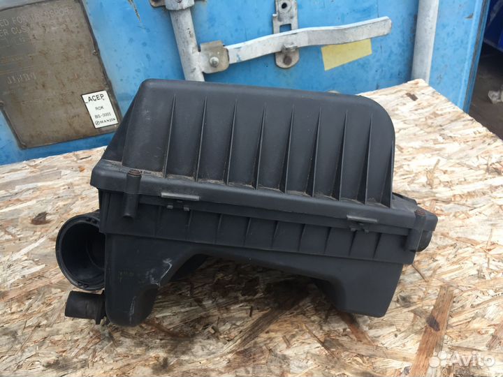 Корпус воздушного фильтра Opel Zafira B