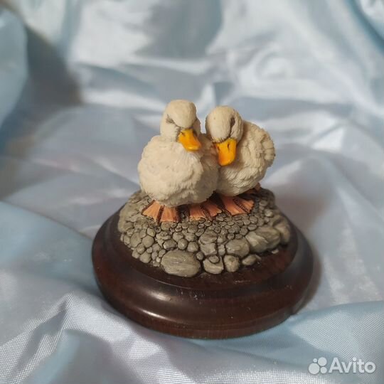 Лебеди и утята. Фигурки. Великобритания