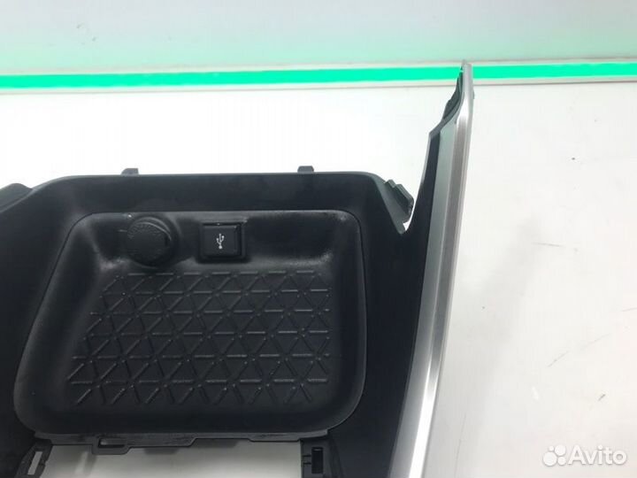 Накладка консоли кпп декоративная Rav 4 2019-2023