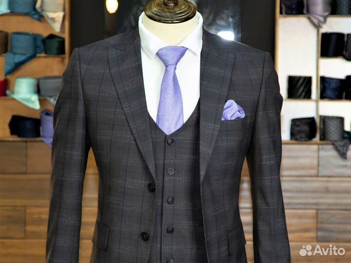 Мужской костюм тройка 56