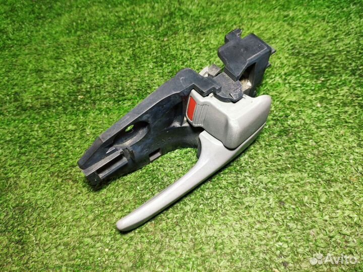 Ручка двери внутренняя правая Mitsubishi Airtrek 1