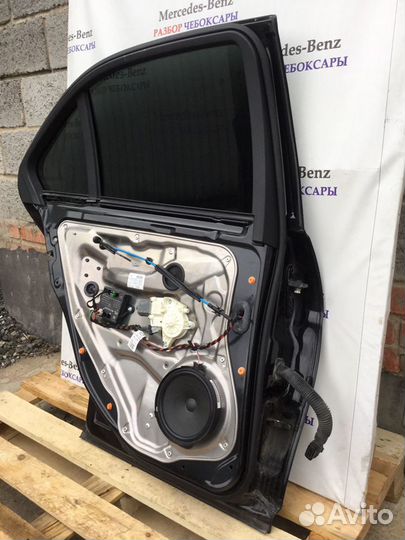 Задняя левая дверь Mercedes w204 w212