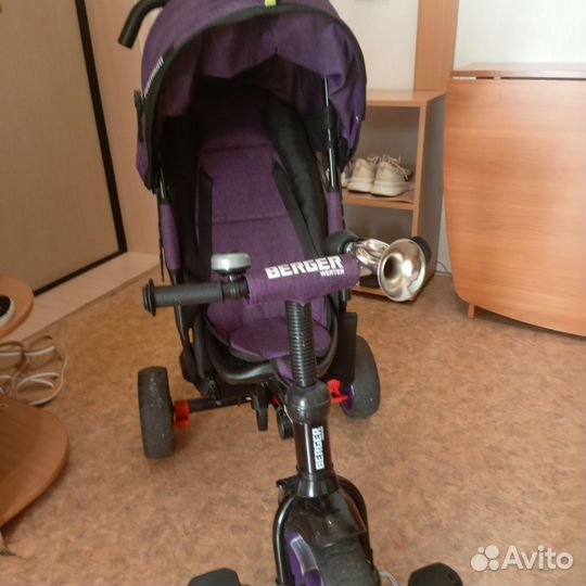 Детский велосипед с ручкой