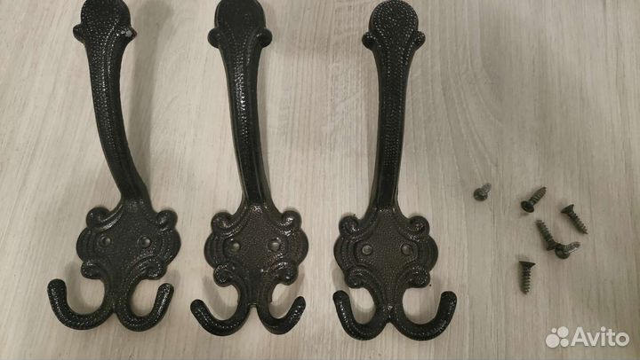 Крючки в прихожую