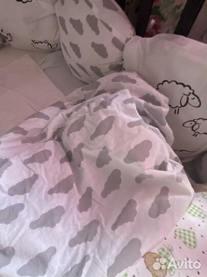 Детская кроватка с маятником круглая