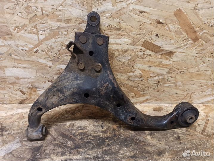 Рычаг левый Hyundai Tucson 1