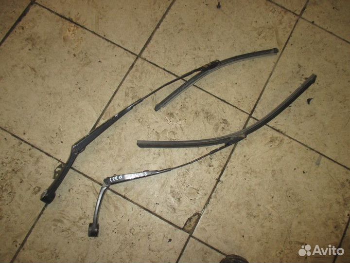 Поводок стеклоочистителя заднего Kia Ceed (ED) 200