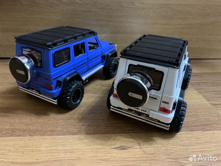 Машинка Мерс Гелик с выхлопом