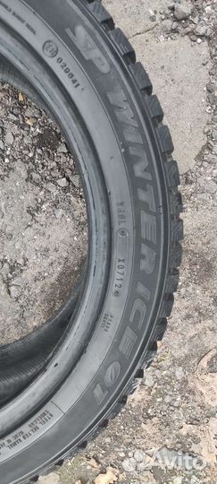 Dunlop SP Winter Ice 01 235/45 R17