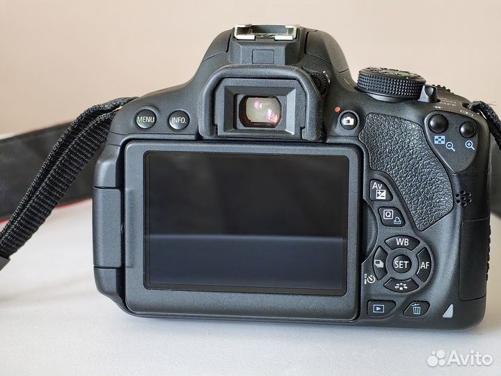 Фотоаппарат Canon EOS 700D Kit EF-S 18-55 IS STM