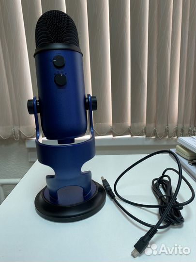 Микрофон универсальный Blue Yeti