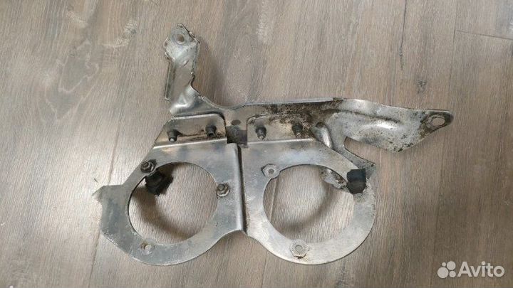 Кронштейн Audi A8 D3 6.0 BHT 2008