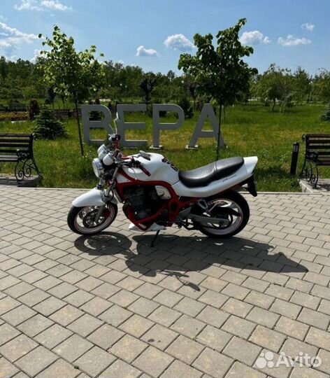 Suzuki Bandit 750