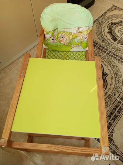 Детский столик и стульчик для кормления
