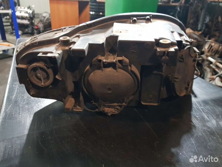 Фара на Ауди audi а4 a4 b7 б7