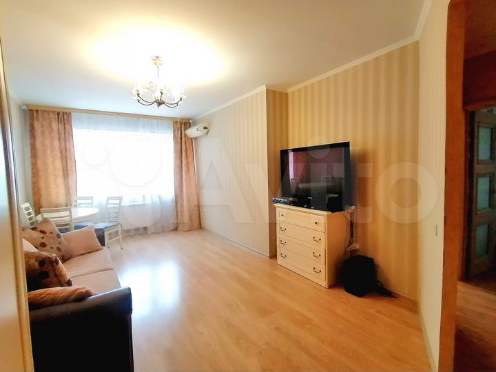 2-к. квартира, 65 м², 8/10 эт.