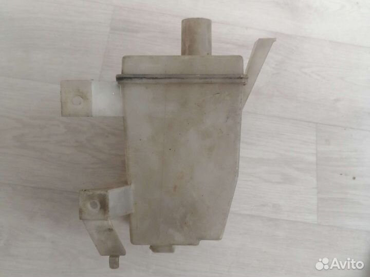 Бачок омывателя nissan primera p12