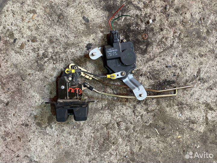 Замок крышки багажника Hyundai Getz