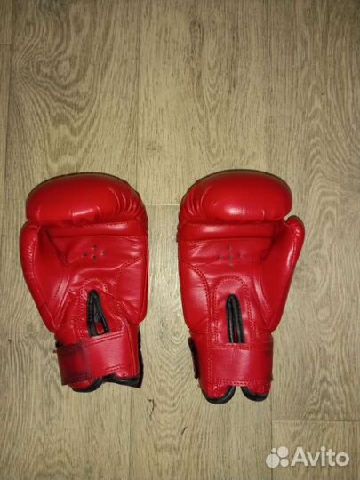 Боксерские перчатки