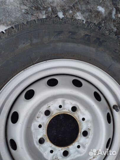 Bridgestone Blizzak DM-V1 205/70 R15 и 205/70 R15