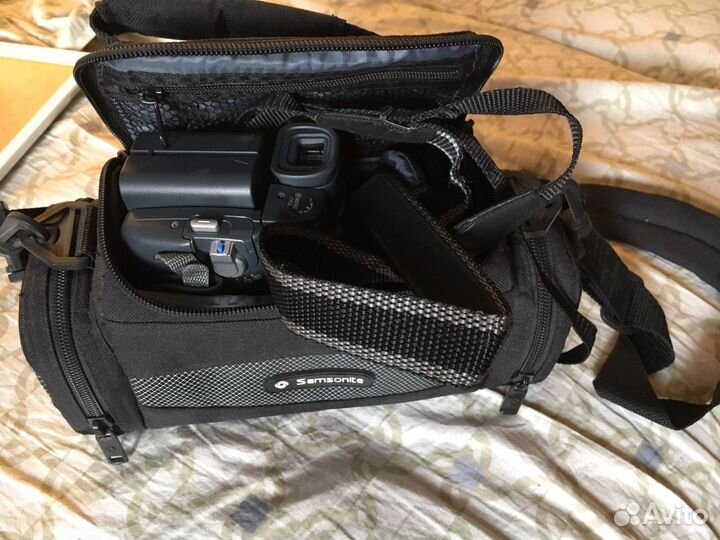 Мини видеокамера JVC