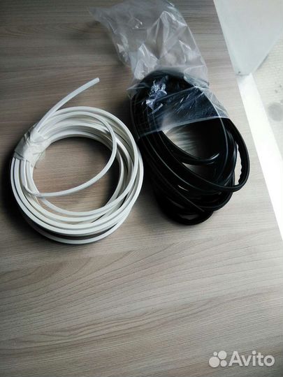 Резиновый уплотнитель окон, двери