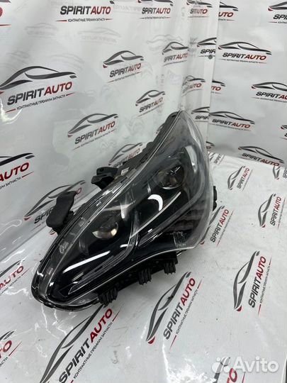 Фара передняя левая Kia Stinger 1 2017-2023