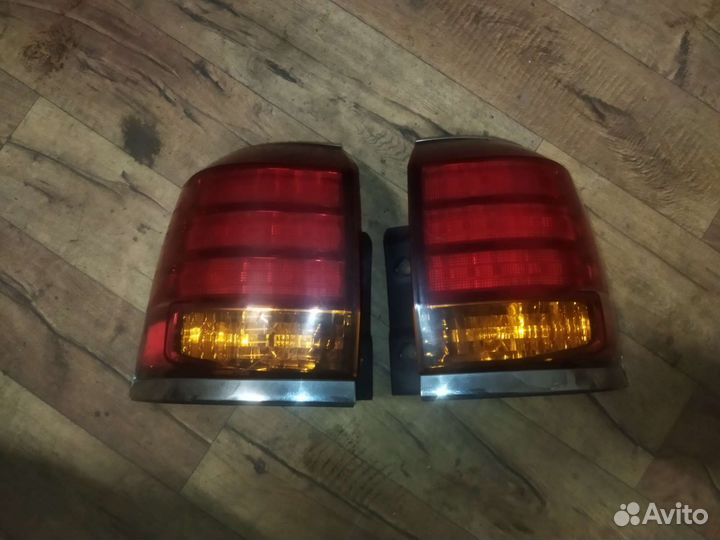 Фонарь левый/правый наружный Lexus LX 570