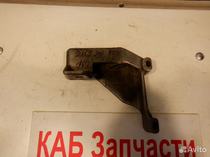 Кронштейн гидроусилителя Audi 80 ABK