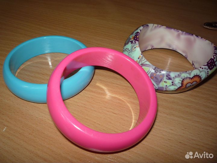 Браслеты пластиковые