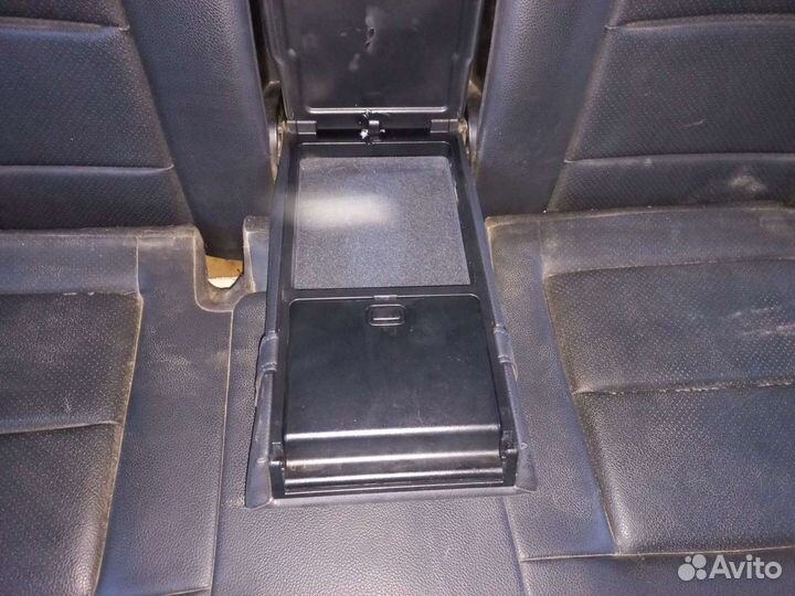 Задний диван Mercedes Benz E212