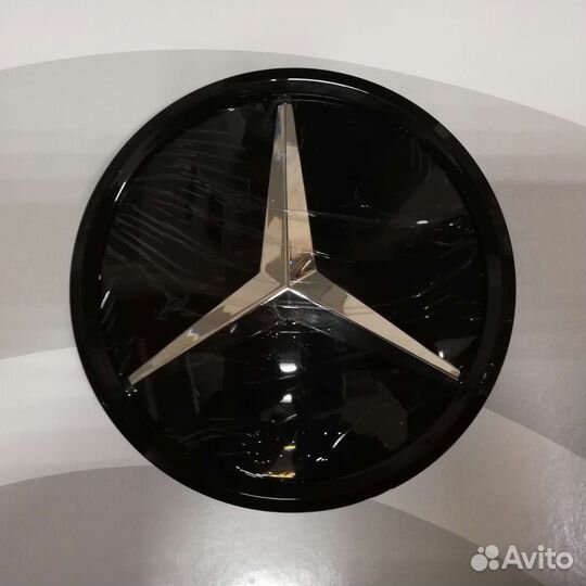 Знак решётки Mercedes-Benz