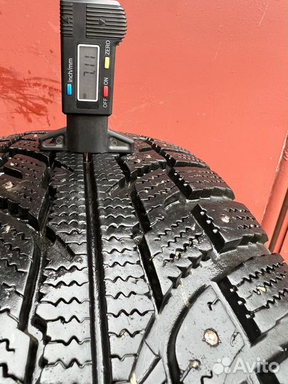 Kumho I'Zen RV Stud KC16 215/70 R16 100T