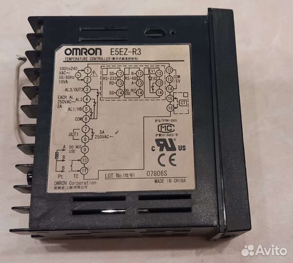 Температурный контроллер Omron E5EZ-R3 10VA 0780S