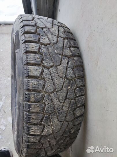 Pirelli Ice Zero 215/60 R16