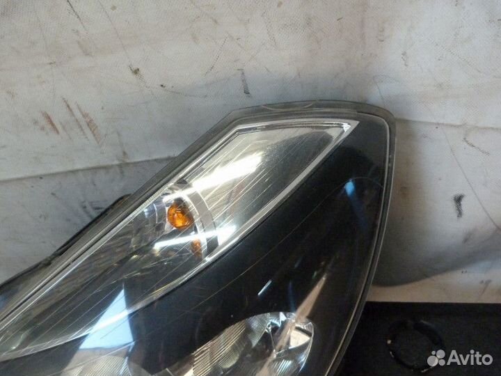 Фара левая Renault Clio III 2005-2012