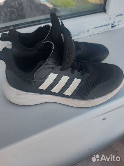 Кроссовки adidas