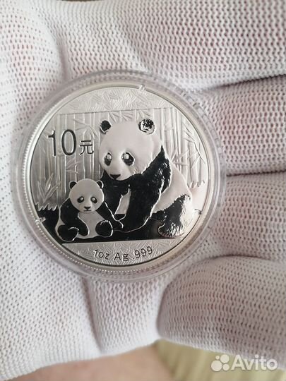 10 юаней Панда 2012г. серебро 999пр