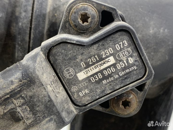 Патрубок интеркулера Audi Q3 8U