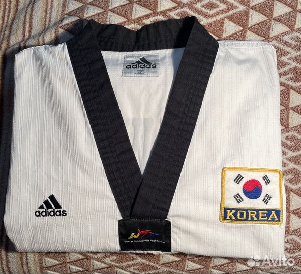 Форма для тхэквондо (Добок)