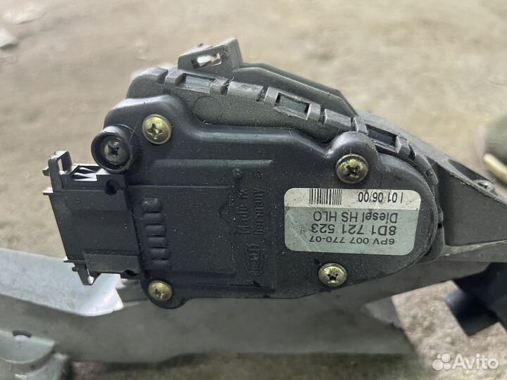 Педаль газа Passat b5 Plus AVF