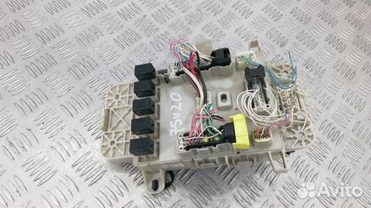 Блок предохранителей toyota RAV 4 ZCA2 (7SV20M101)