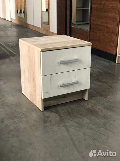 Тумба прикроватная