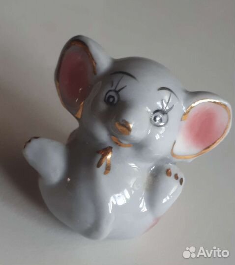 Фарфоровые новые статуэтки